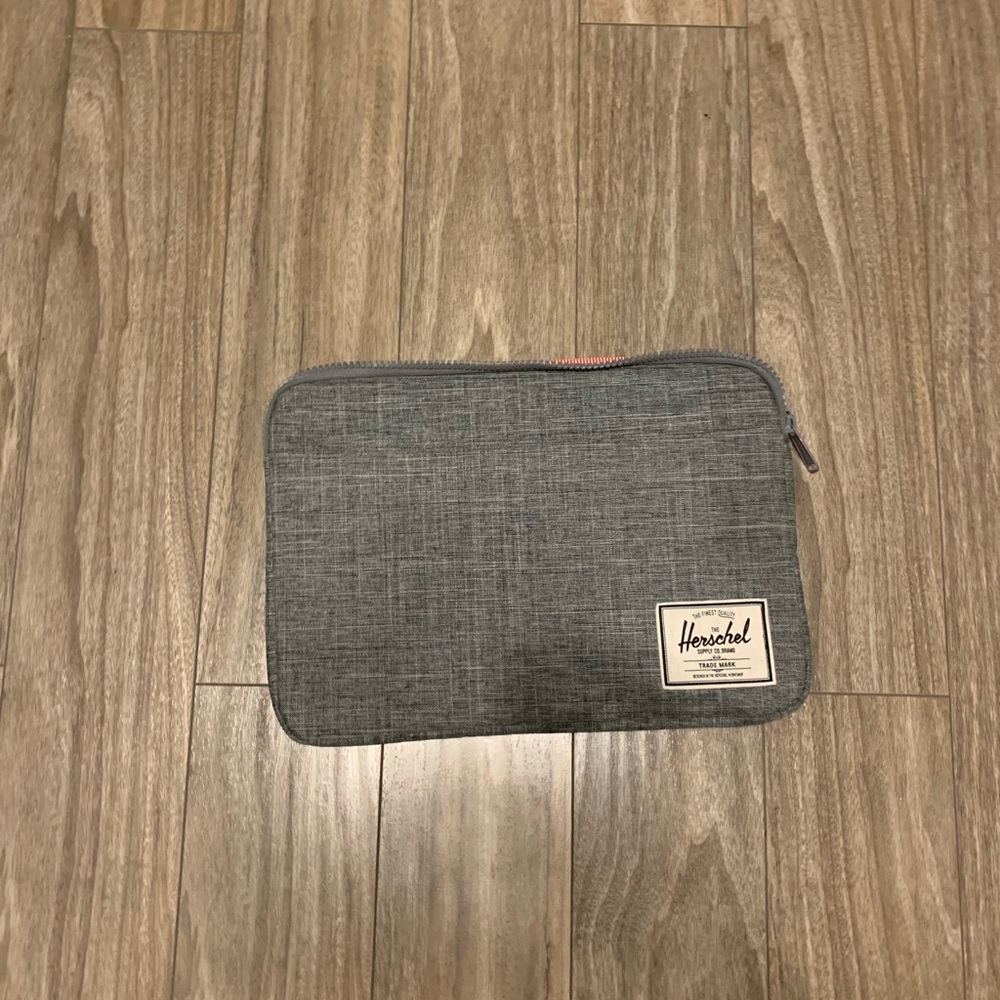Herschel laptop case 13inch